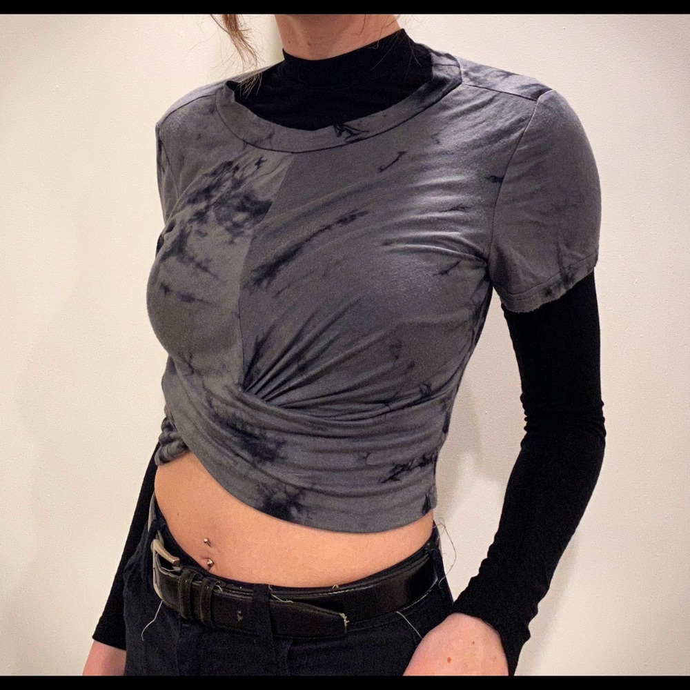 Grey tie-dye crop top